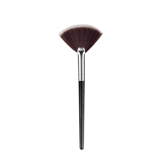 Fan Highlighter Brush